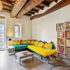 Studio Avec Balcon Et Wifi A Les Avignon Appartement